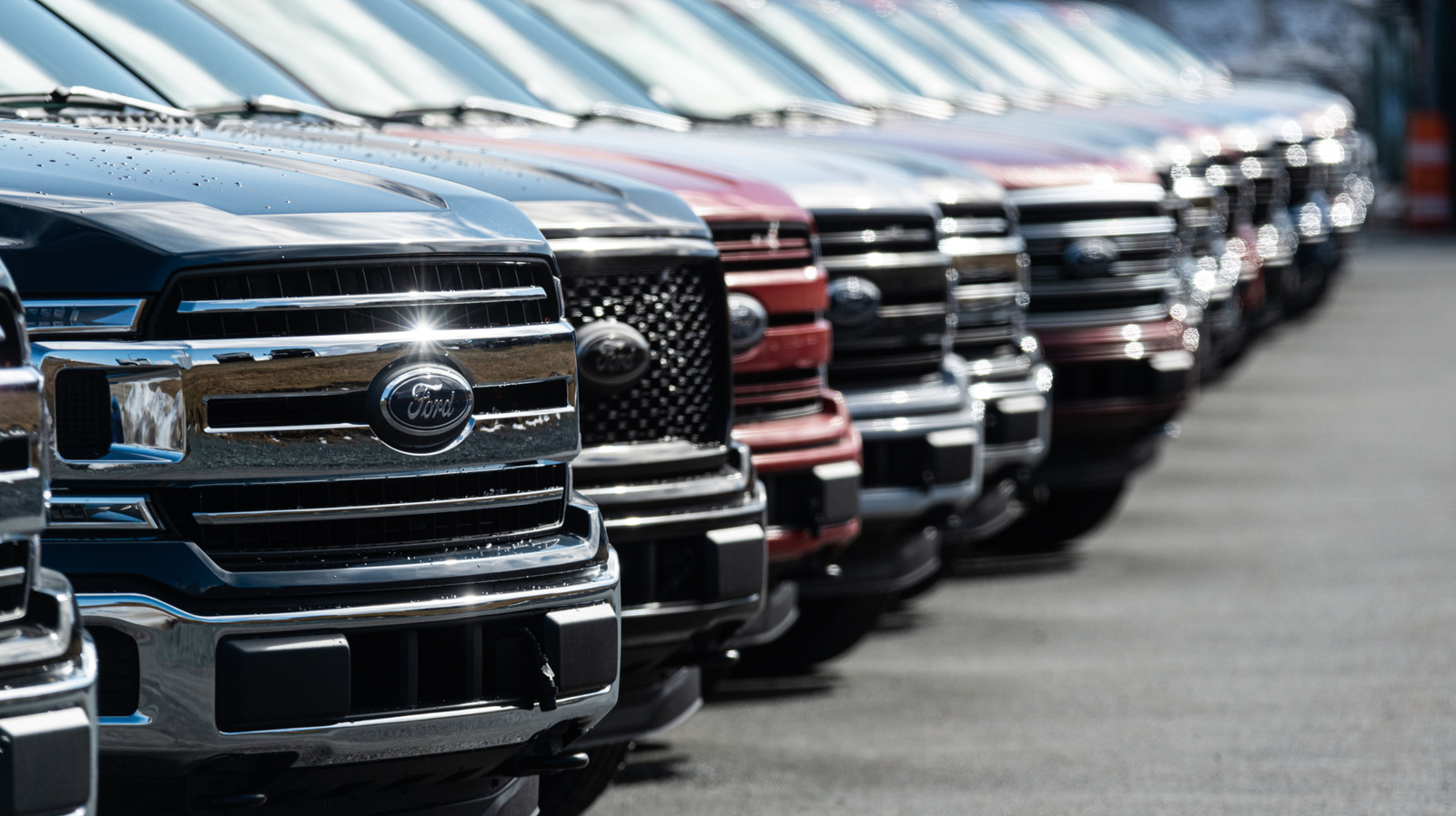 Ford Recall 27 Juta Unit dalam Dua Tahun, Perbaikan di Dealer Tunggu Berbulan-bulan