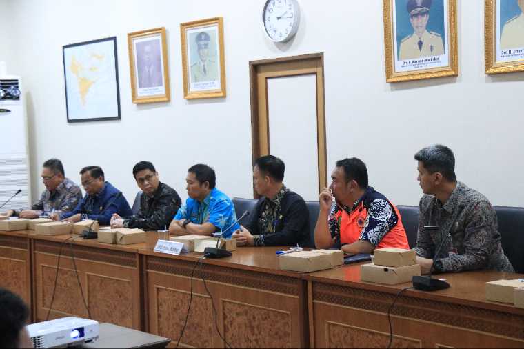 Wagub Kalbar Pimpin Rapat Mitigasi Karhutla dan Air Payau, Minta 3 Langkah Konkret Diperkuat