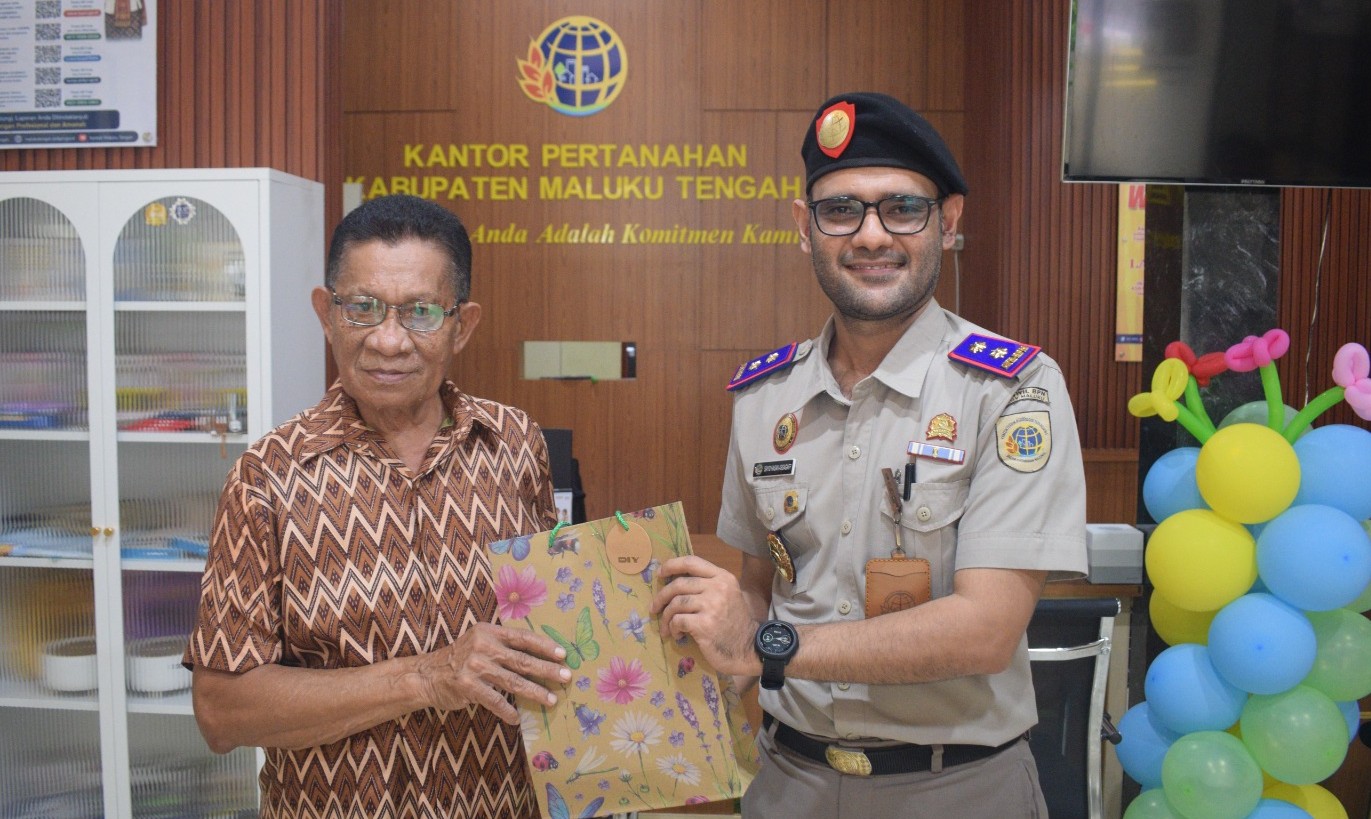 Kantor Pertanahan Maluku Tengah Apresiasi 10 Pemohon Pertama di HANTARU 2026, Layanan Tetap Buka
