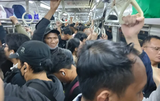 KAI Perluas Elektrifikasi KRL Jabodetabek, Target Layani 2 Juta Penumpang per Hari pada 2028