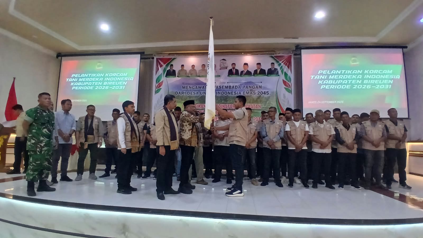 Bupati Mukhlis Minta Korcam Tani Merdeka Bireuen Jadi Jembatan Petani dan Pemerintah, 5 Kelompok Terima Bantuan