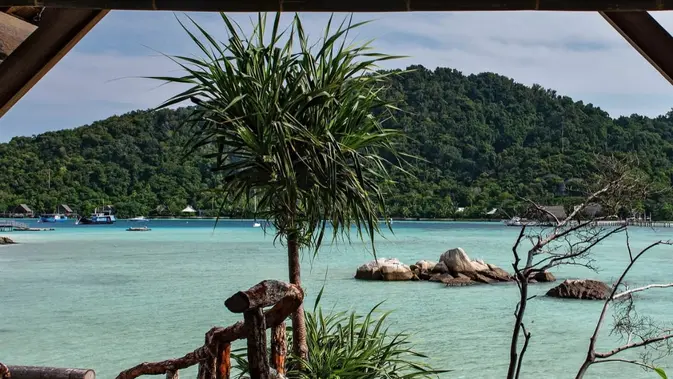 4 Resor Indonesia Masuk Daftar Hotel Pantai Terbaik Asia Tenggara Versi Condé Nast Traveller