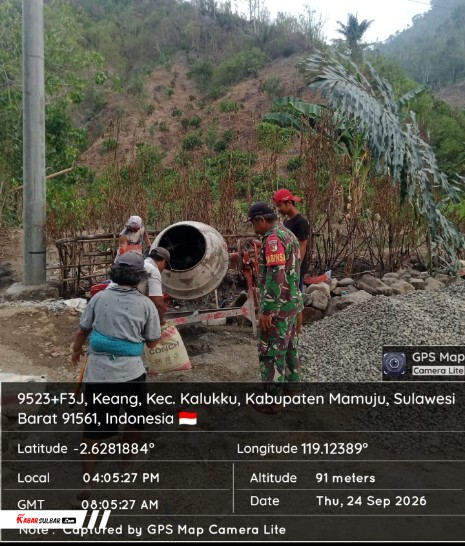 Kodim 1418/Mamuju Bangun Jembatan Gantung Uhaemate di Kalukku, Warga dan TNI Gotong Royong Susun Batu