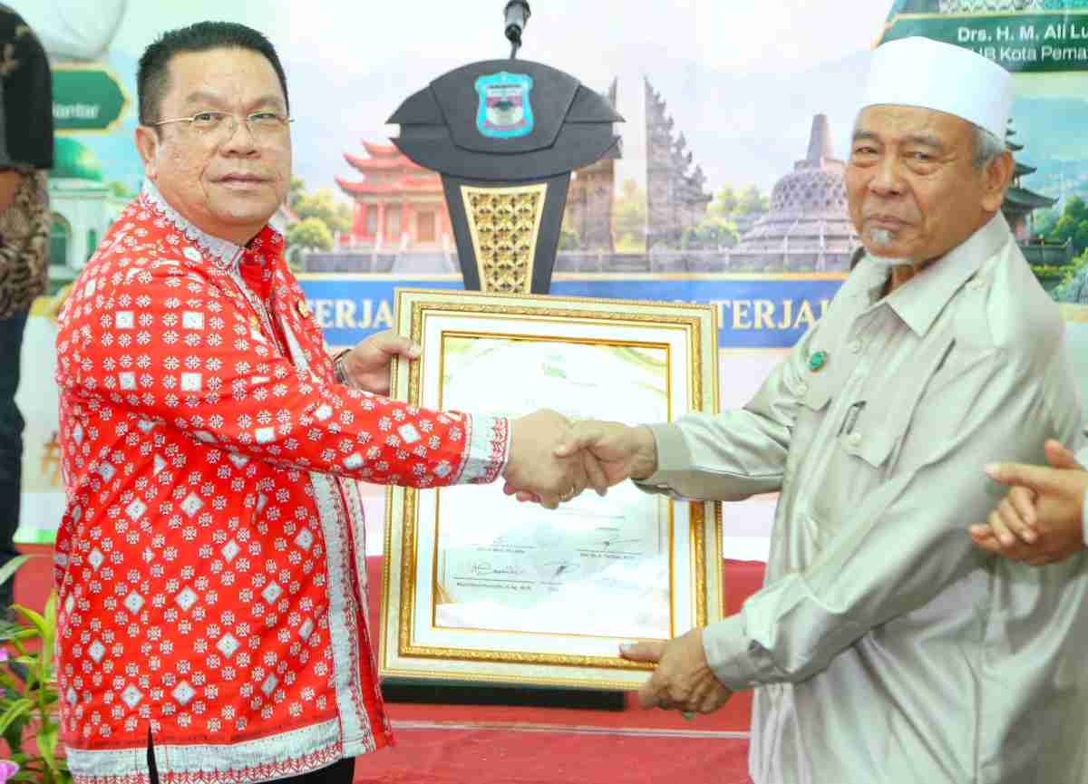 Wali Kota Pematangsiantar Wesly Silalahi Terima Penghargaan Tokoh Toleransi FKUB, Kota Raih Peringkat 4 IKT 2025