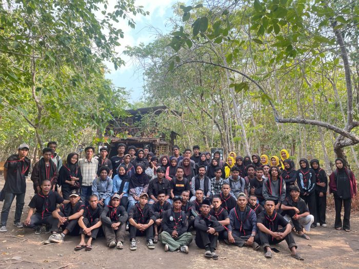 HMTPWK UNUTARA Tutup SPASIAL V dengan Bakti Sosial di Pulo Tareba