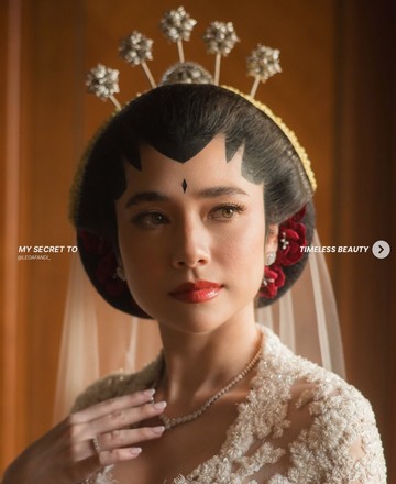 Riasan Amanda Rigby saat Menikah, Ini Produk Makeup yang Dipakai