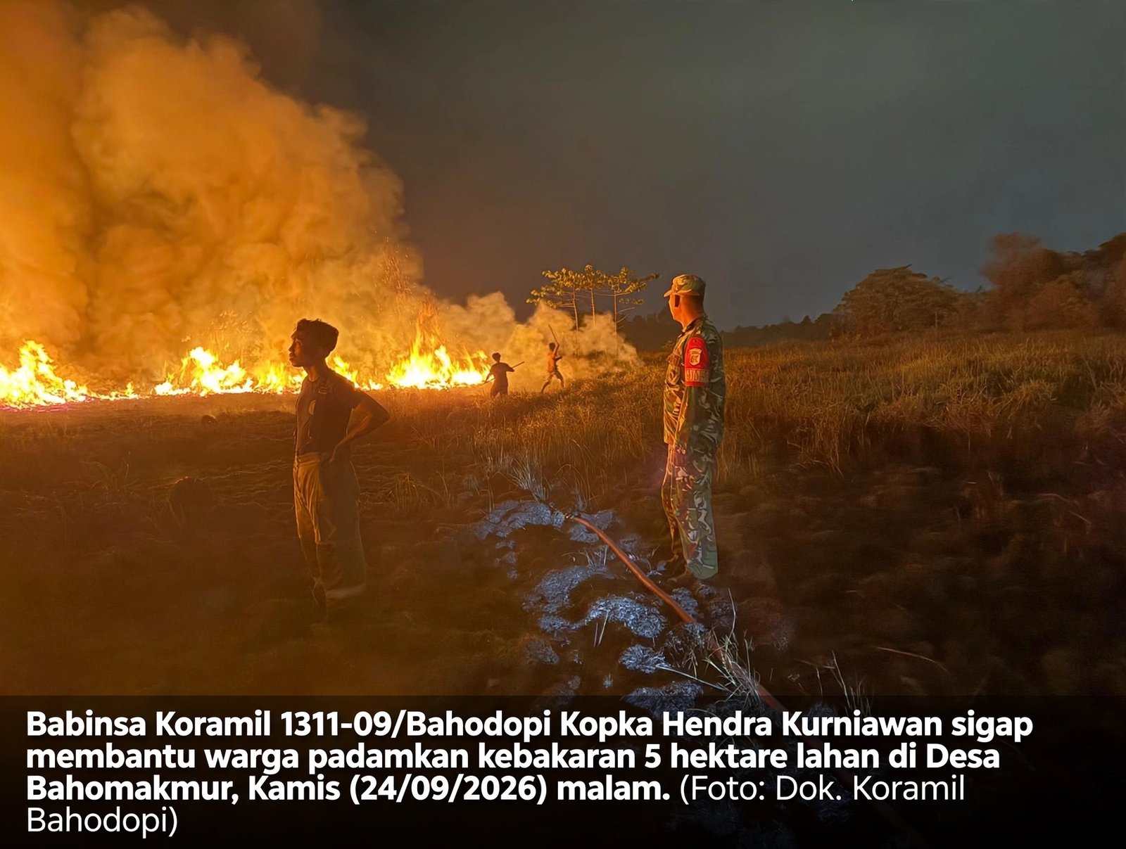 5 Hektare Lahan di Bahomakmur Morowali Terbakar, Babinsa dan 4 Unit Damkar Bersama Warga Padamkan Api