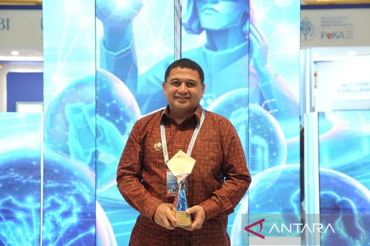 Wali Kota Makassar Munafri Arifuddin Terima Penghargaan Kota TP2DD Terbaik 2026 di Jakarta