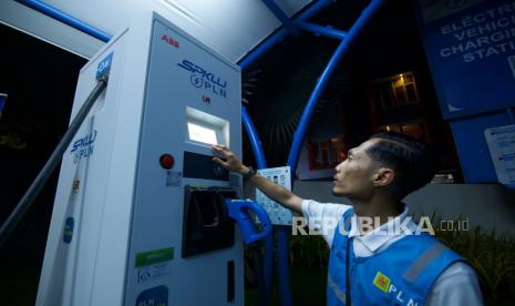 PLN Luncurkan AntreEV, Cek Antrean SPKLU Lewat PLN Mobile