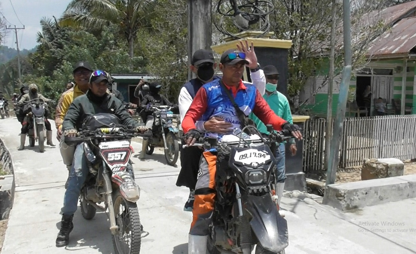 Gubernur Gorontalo Naik Ojek ke Pinogu, 100 Pengemudi Lokal Raup Rp800 Ribu Sekali Jalan