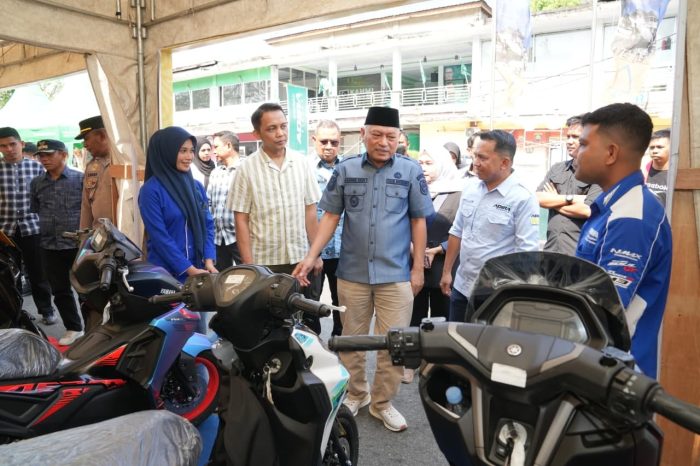 Wagub Maluku Utara Sarbin Sehe Buka Adira Expo 2026 di Taman Nukila Ternate, Ajak Warga Pilih Pembiayaan Legal