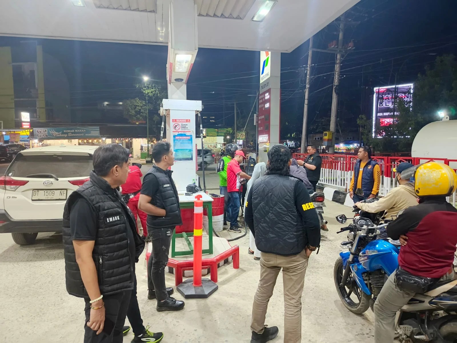 Polresta Kendari Awasi Penyaluran BBM Subsidi di 5 SPBU, Antrean Disebut Mulai Berkurang