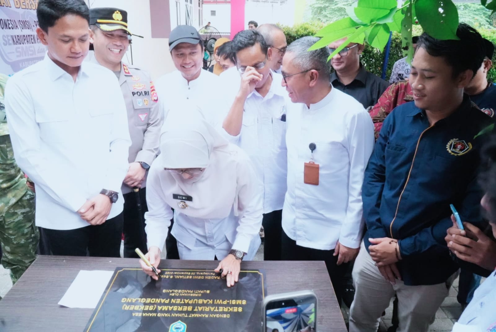 Bupati Pandeglang Resmikan Gedung Sekber PWI-SMSI, Minta Pers Jaga Etika Jurnalistik di Era Digital