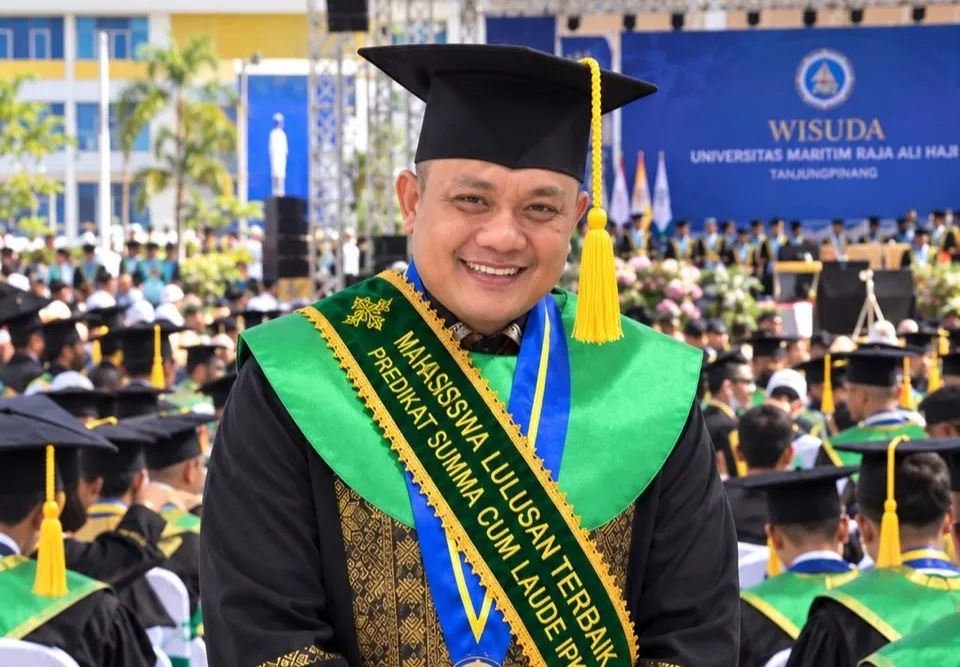 Kader Golkar Dasril Raih Wisudawan Terbaik Magister Ilmu Lingkungan UMRAH dengan IPK 4,00