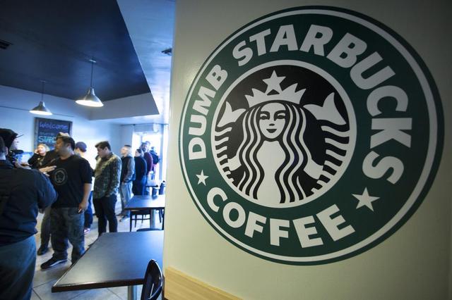 Starbucks Tutup 250 Gerai di Amerika Utara, 900 Karyawan Kena PHK