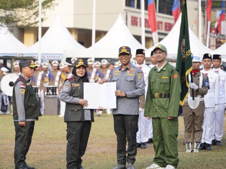 Gubernur Lampung Kukuhkan Eva Dwiana sebagai Ketua DPC ASLINMAS Bandar Lampung di Kemah Bhakti Satya Linmas