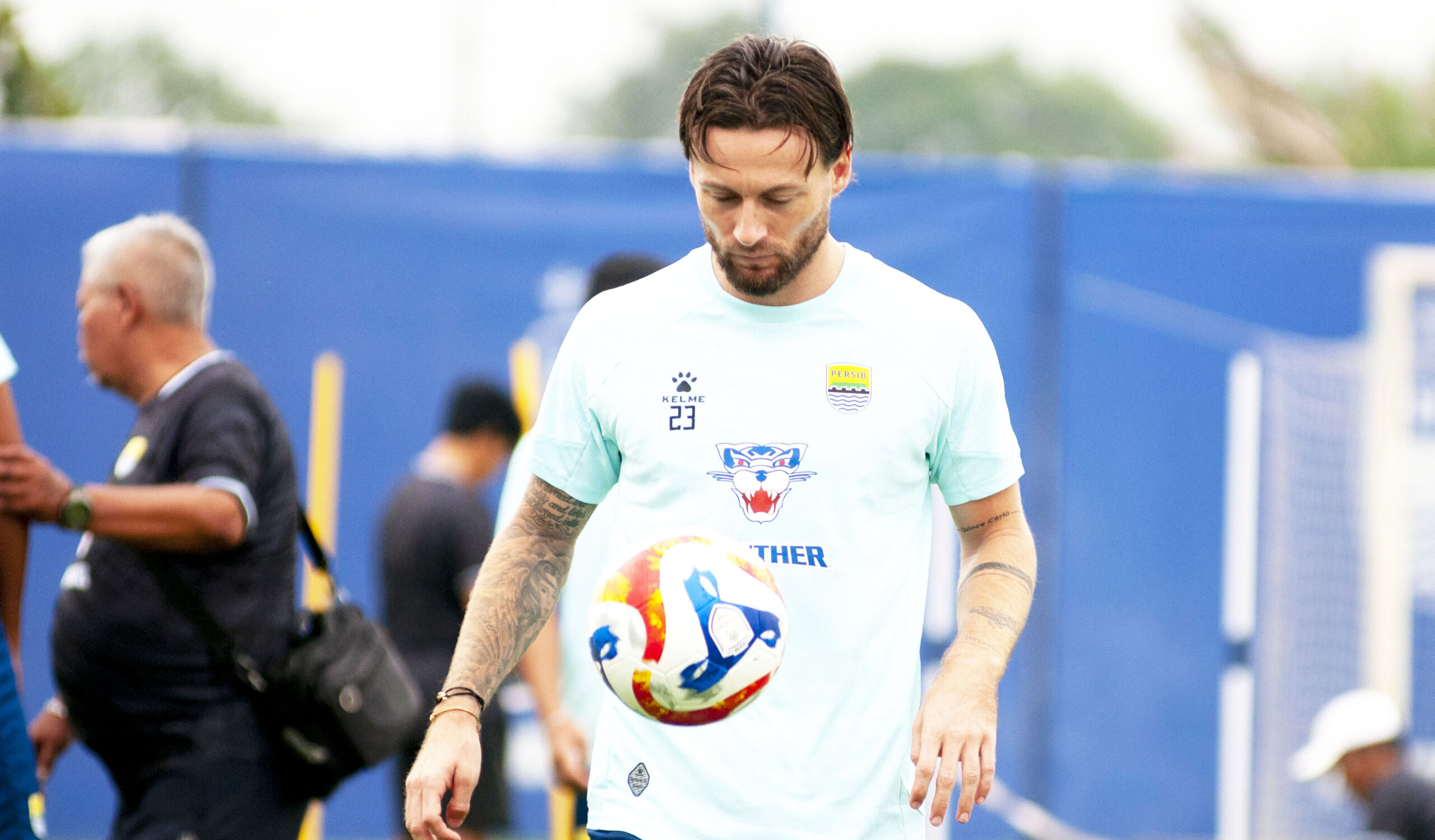 Persib Jalani 10 Laga dalam 30 Hari, Marc Klok: Yang Penting Survive
