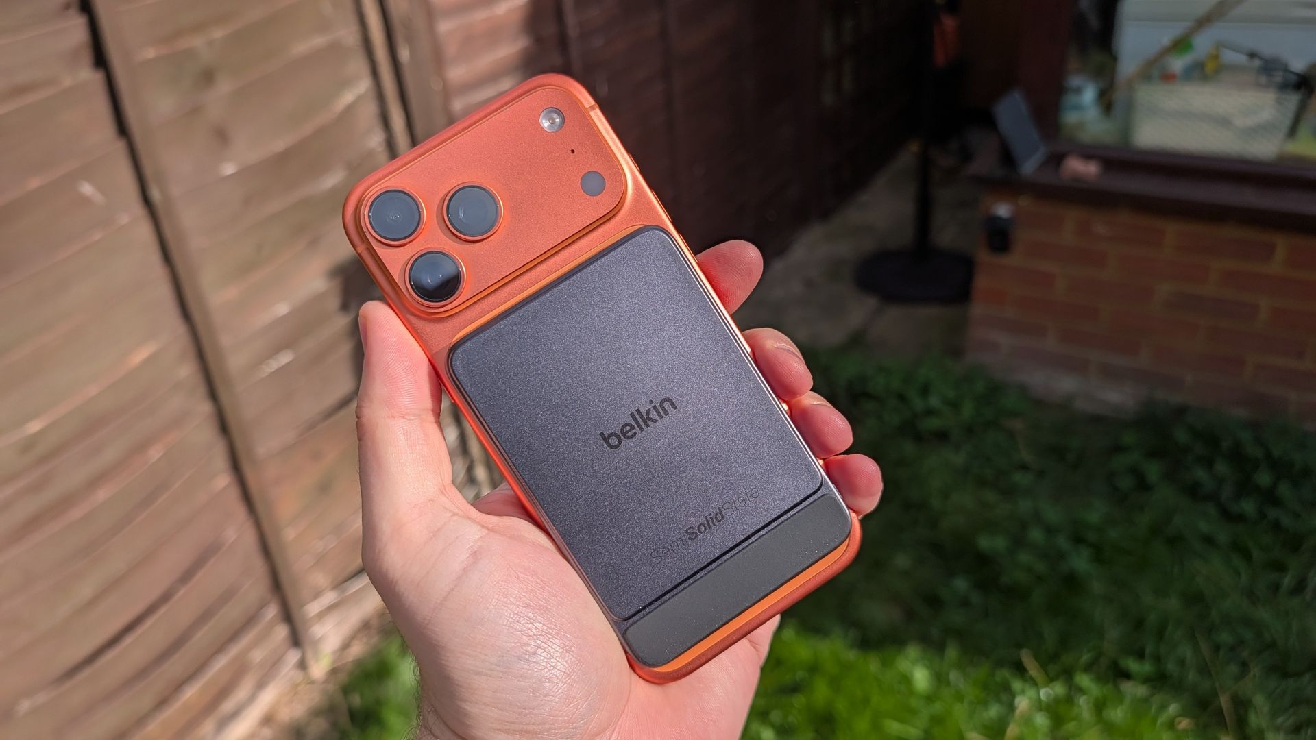 Belkin UltraCharge Pro Slim Dijual, Baterai Semi-Solid-State Rp 1,1 Juta