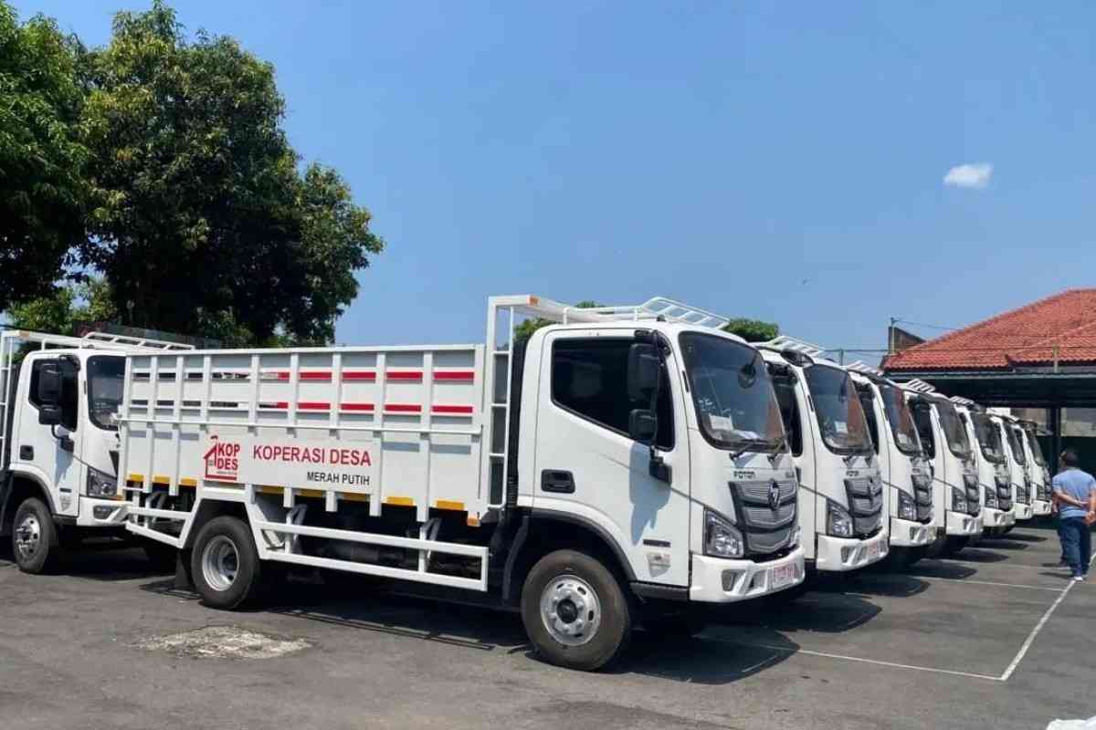 Truk Diduga Armada KDMP Bawa Bibit Sawit di Simalungun, Camat Panombeian Panei Bantah