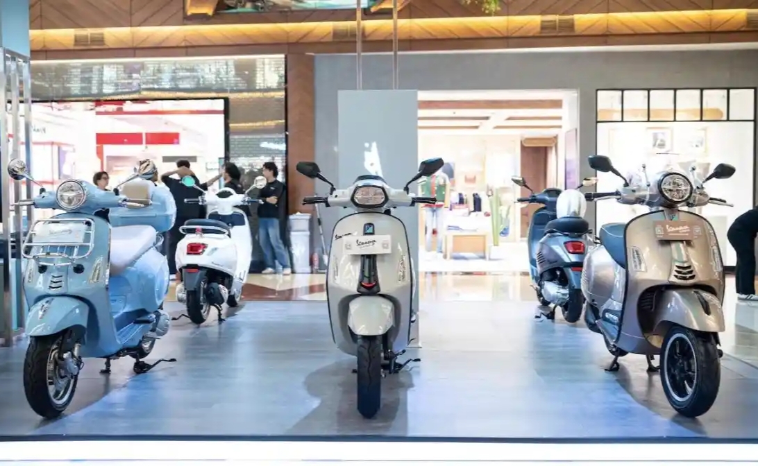 Vespa LX 150 Hadir di PIM 2, Test Ride dan Promo hingga Rp4,5 Juta