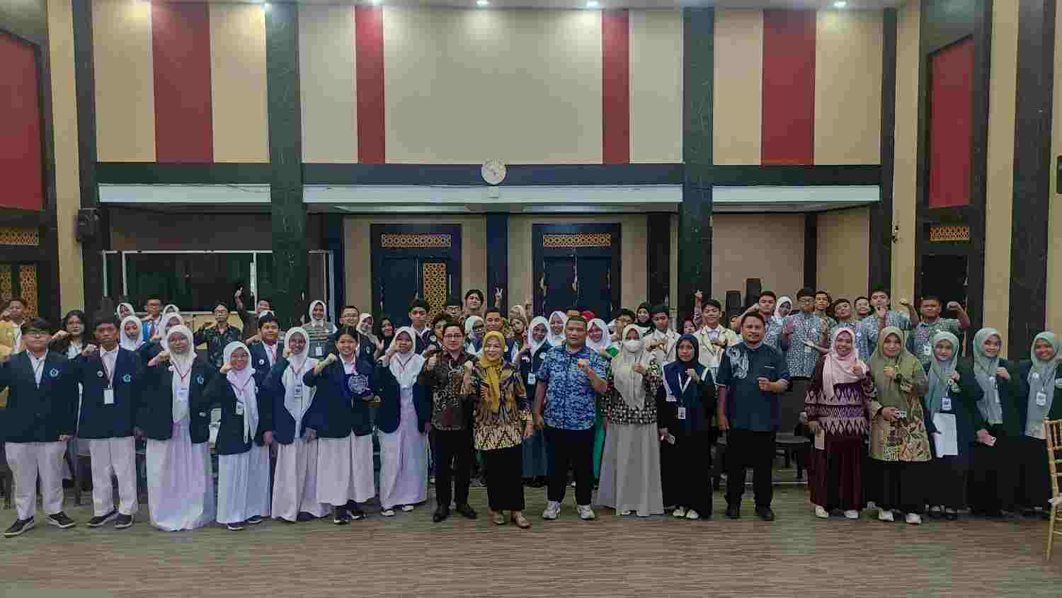 Wagub Gorontalo Idah Syaidah Buka Transbahasa Championship 2026, 18 Regu SMA Berebut Juara di Bathayo Lo Yiladia