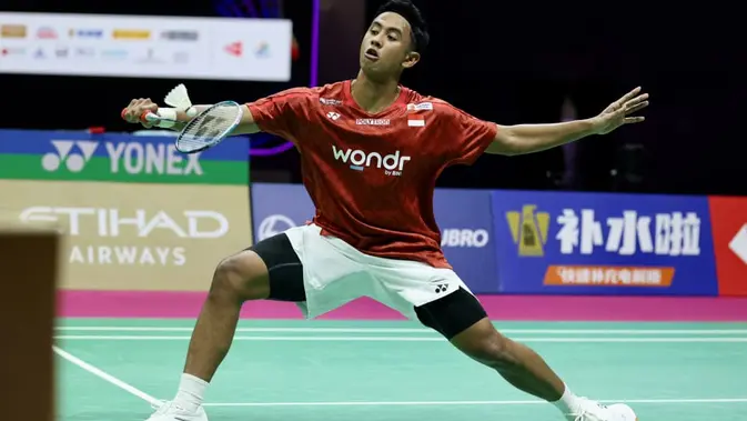 Alwi Farhan Lupakan Euforia Emas Beregu, Taklukkan Kenta Nishimoto di 16 Besar