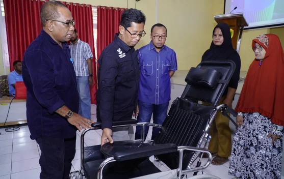 Kemensos Salurkan Bantuan ATENSI ke 128 Warga Tidore Kepulauan, 102 di Antaranya Paket Nutrisi