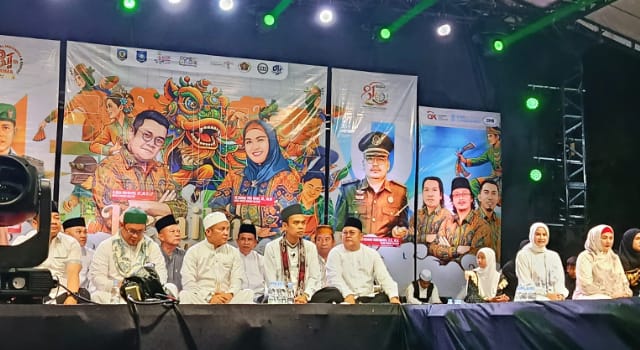 Ribuan Jamaah Padati Tabligh Akbar UAS di Sport Center Basel, UMKM Diserbu Warga