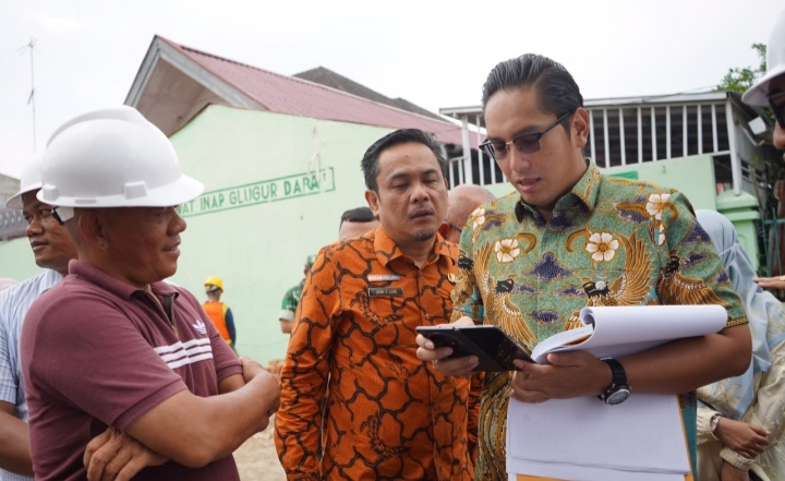 Wali Kota Medan Rico Waas Tinjau Puskesmas Glugur Darat, Target Rampung Minggu Ketiga Desember 2026