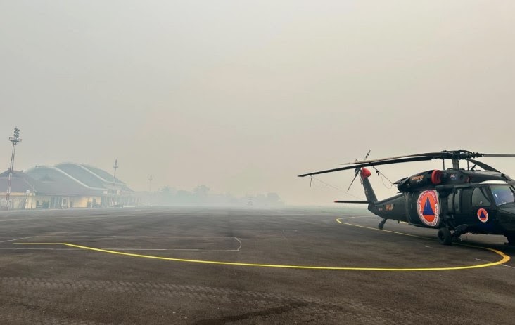 Kabut Asap Karhutla Selimuti Ketapang, Jarak Pandang Bandara Rahadi Oesman Cuma 50 Meter