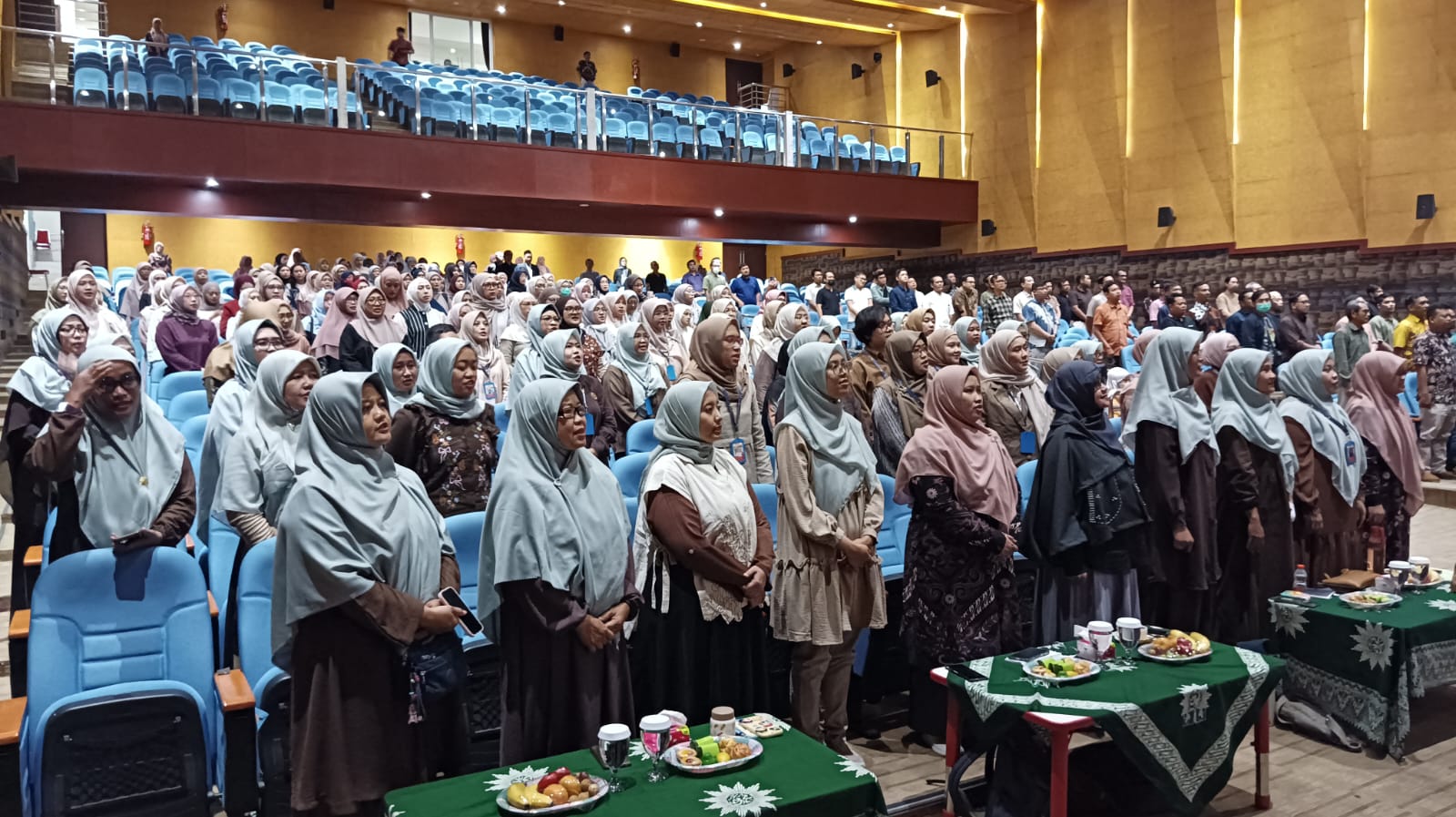 Peran Keluarga dalam Membentuk Karakter Anak: Belajar dari Seminar The Family The Leader