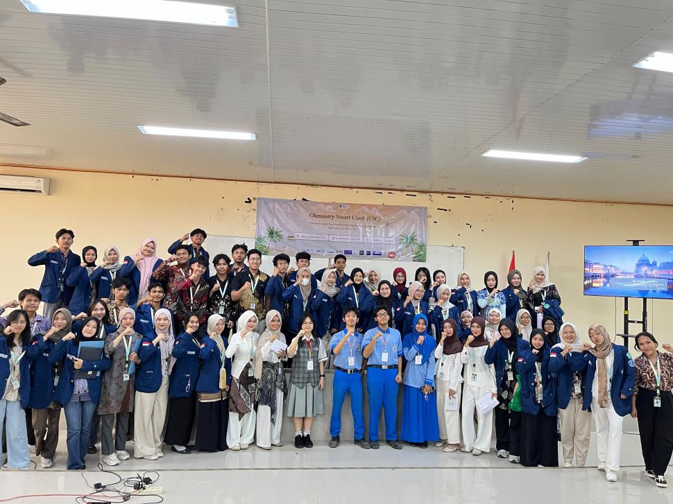 Dua Murid MAN IC Lampung Timur Juara 1 dan 2 Chemistry Smart Clash Universitas Lampung