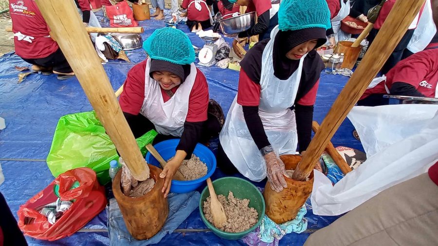 Terasi Belacan Habang Bangka Selatan Pecahkan Rekor Dunia MURI, 300 Peserta Olah 300 Kilogram Bahan