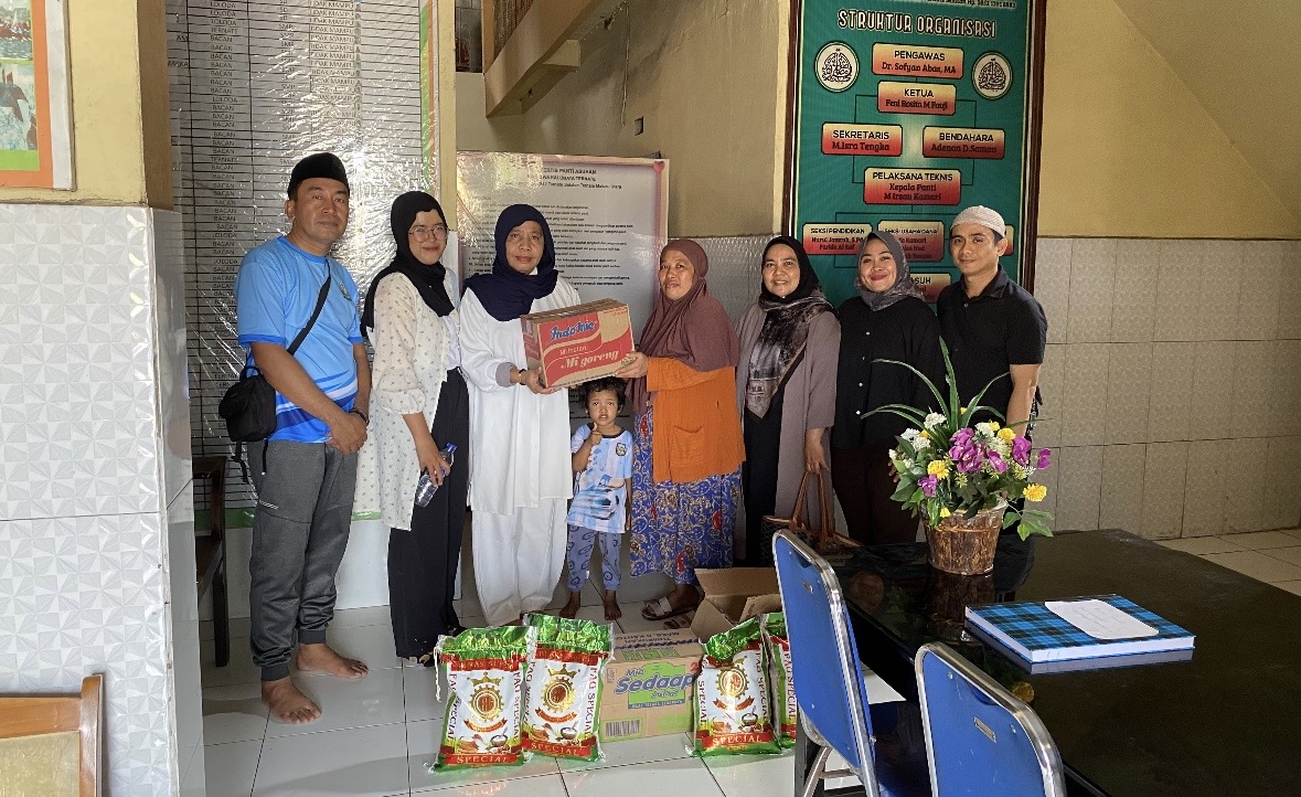 FIB Unkhair Ternate Ziarah Makam Pendiri dan Santuni Panti Asuhan Jelang Dies Natalis ke-27