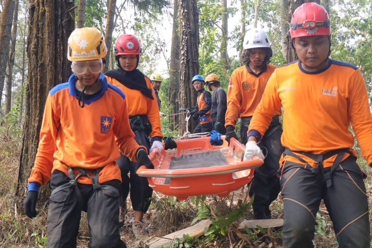 15 Relawan SAR Muhammadiyah Jateng Ditempa Jungle Rescue di Gunung Telon Purworejo