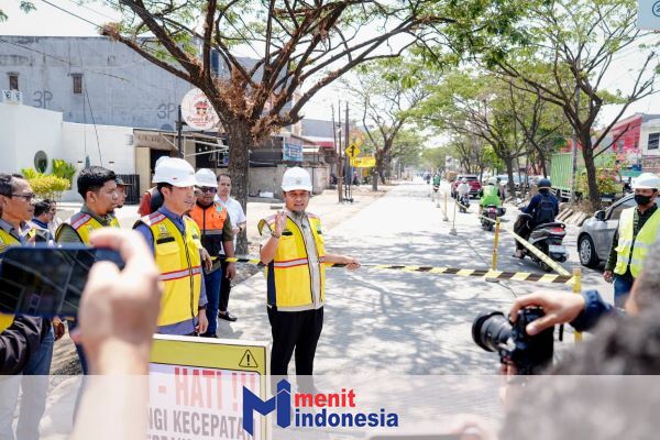 Gubernur Sulsel Buka Jalan Aroepala 1,8 Km Usai Dibeton, Penataan Median dan Drainase Menyusul
