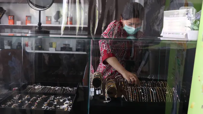 Harga Emas Antam Sepekan Turun Rp 25.000, Ditutup Menguat Rp 2.613.000