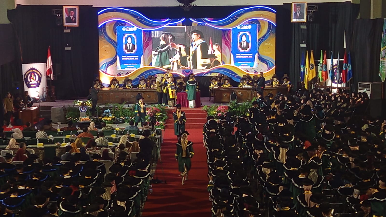 UPS Tegal Wisuda 965 Lulusan, Rektor Tekankan Karakter di Era Digital