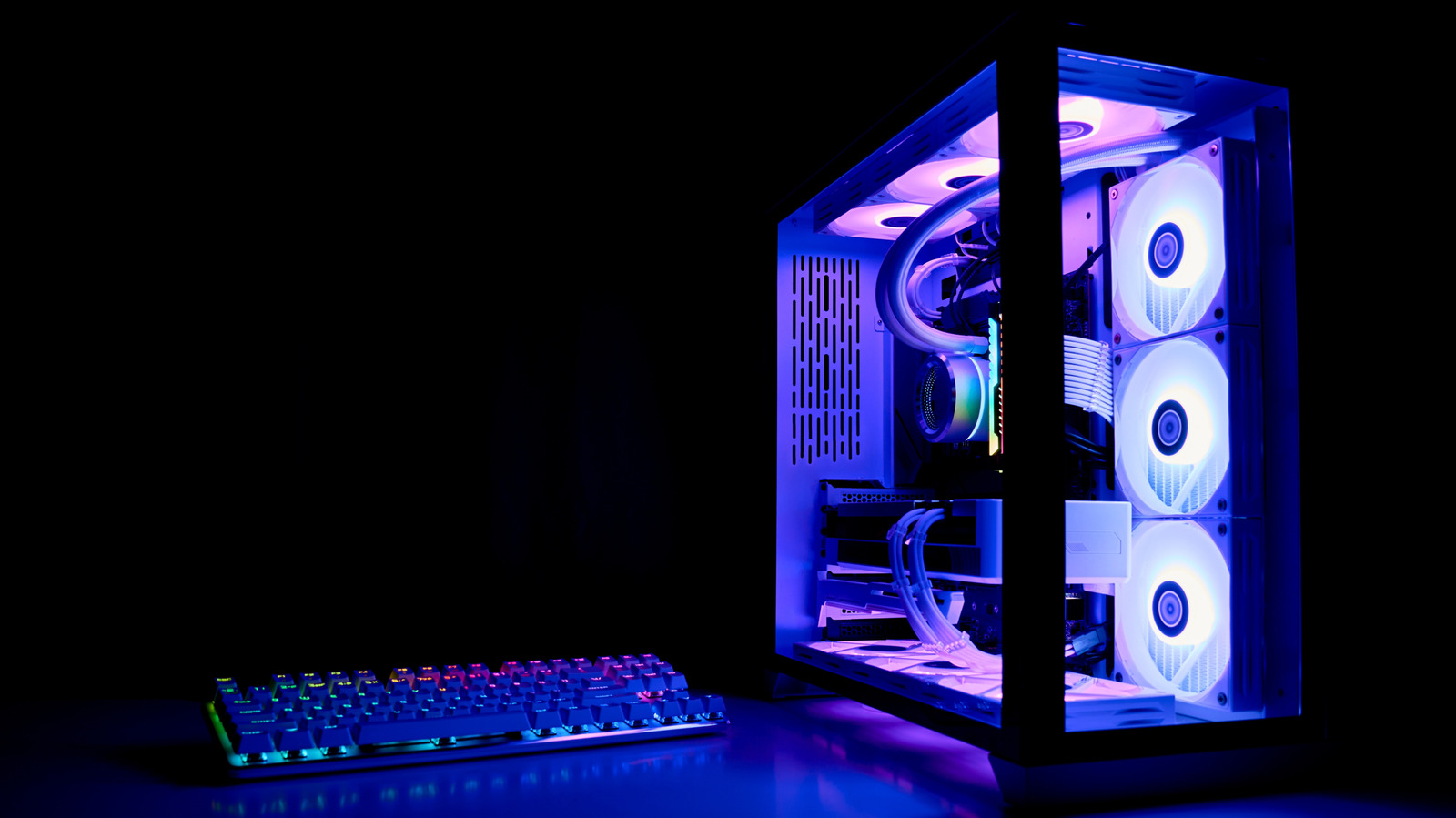 Jangan Taruh PC di Lantai, Ini Risiko Panas dan Debu yang Mengintai