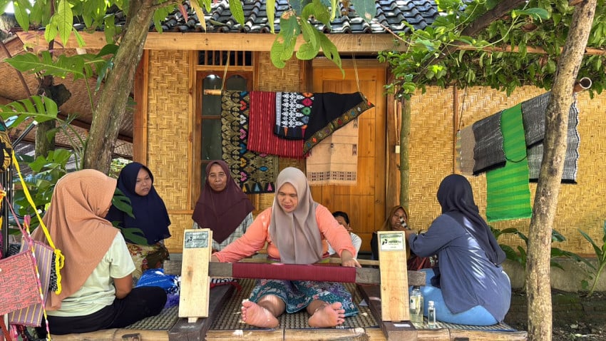 Pertamina Patra Niaga Berdayakan Perempuan, Omzet Warga Pontianak Rp3,5 Juta