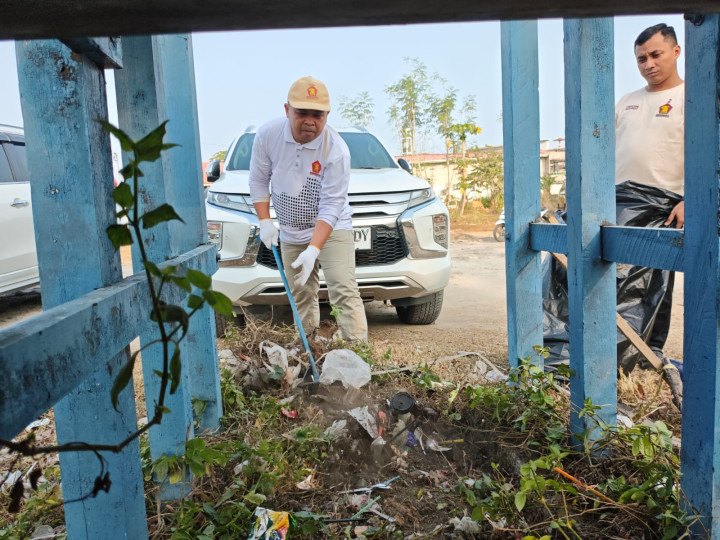 Gerindra Bontang Gelar Bersih-bersih Lapangan Kampung Baru, Lanjut Tiap Bulan di Pantai dan Infrastruktur Publik