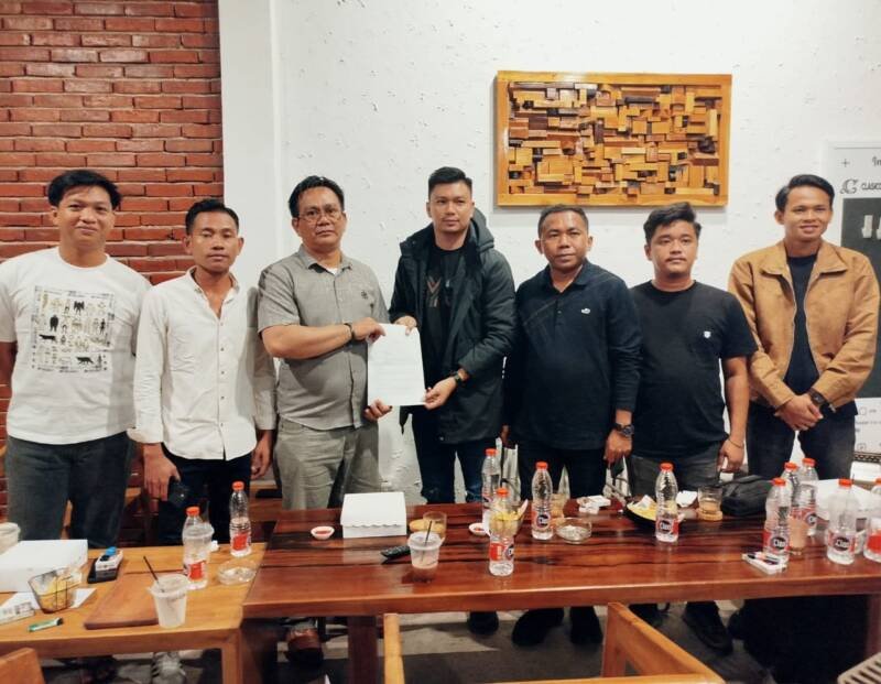 Andi Ifitra Porondosi Pimpin LIRA Konawe 2026-2031, Mandat Diserahkan di Warung Kopi Unaaha