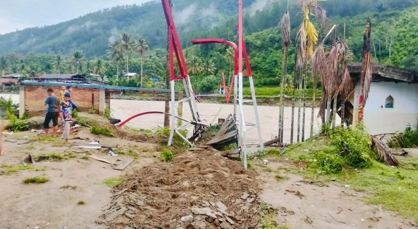 Jembatan Perintis Garuda di Pasir Putih Gayo Lues Putus Diterjang Luapan Sungai Tripa, Akses Warga Terputus