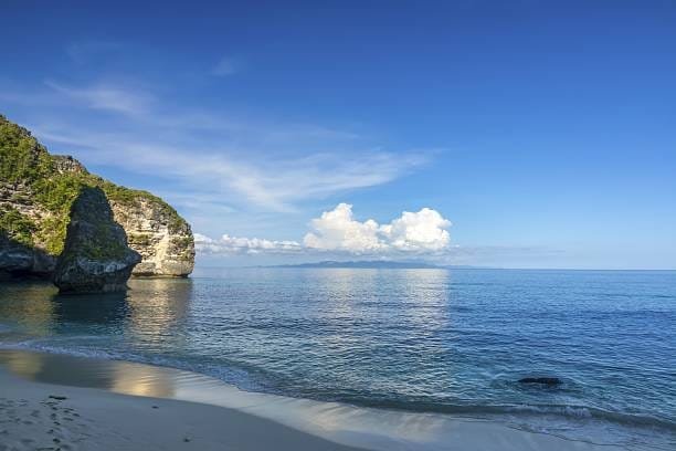 Cuaca Bali Senin 28 September 2026 Cerah Berawan, Gelombang Laut Selatan Capai 4 Meter