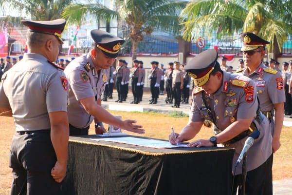 Kapolda Sulut Pimpin Sertijab Wakapolda, Brigjen Pol Susetio Cahyadi Gantikan Irjen Pol Awi Setiyono