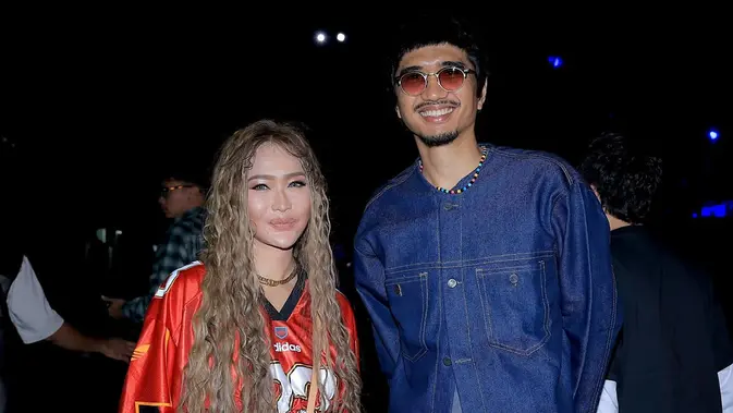 Inul Daratista Foto Bareng Duta Sheila on 7 di Backstage Pestapora 2026