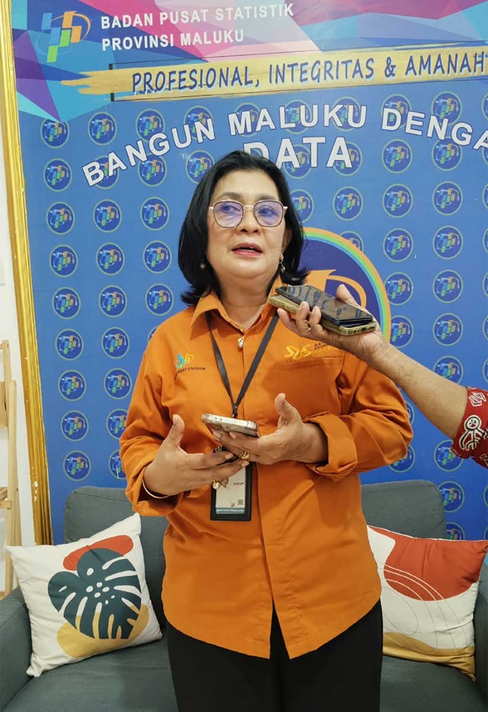 Kepala BPS Maluku Maritje Pattiwaellapia Dorong Literasi Statistik Sampai ke Masyarakat Ambon