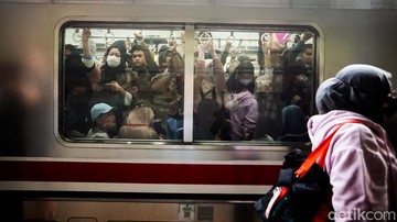 KAI Ajukan Impor 23 Trainset KRL Bekas, Usia Maksimal 20 Tahun