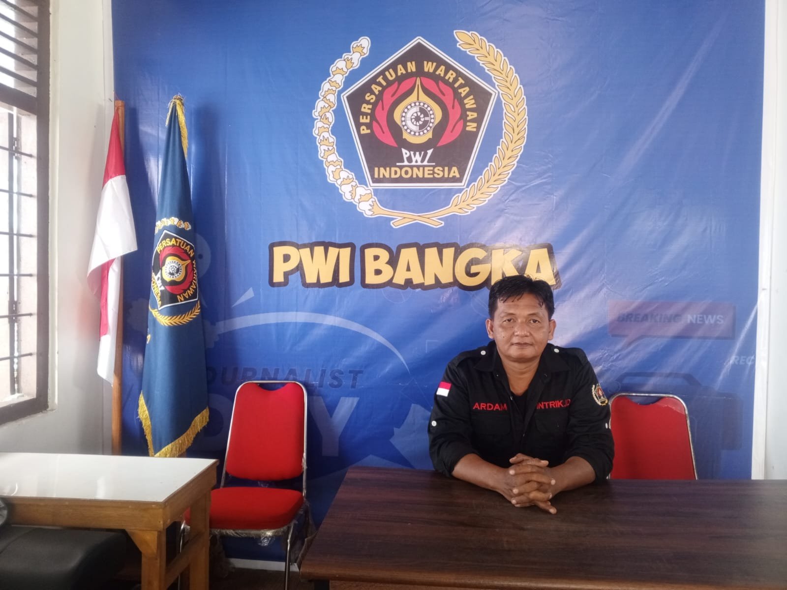 Ketua PWI Bangka Minta Wartawan Awasi Dana Desa, Soroti Papan Transparansi APBDes
