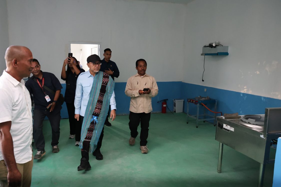 Menko Pangan Tinjau SPPG Sikka, 170 Unit Dapur MBG di NTT Siap Operasional Dukung Percepatan Wilayah 3T
